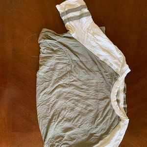 green and white shirt sleeve american eagle top